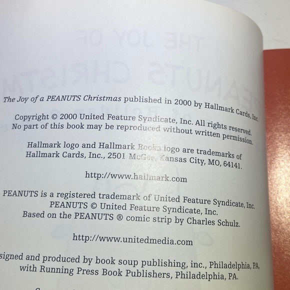 Hallmark the joy of a peanuts Christmas, 50 years of holiday comics  book - Picture 3 of 6